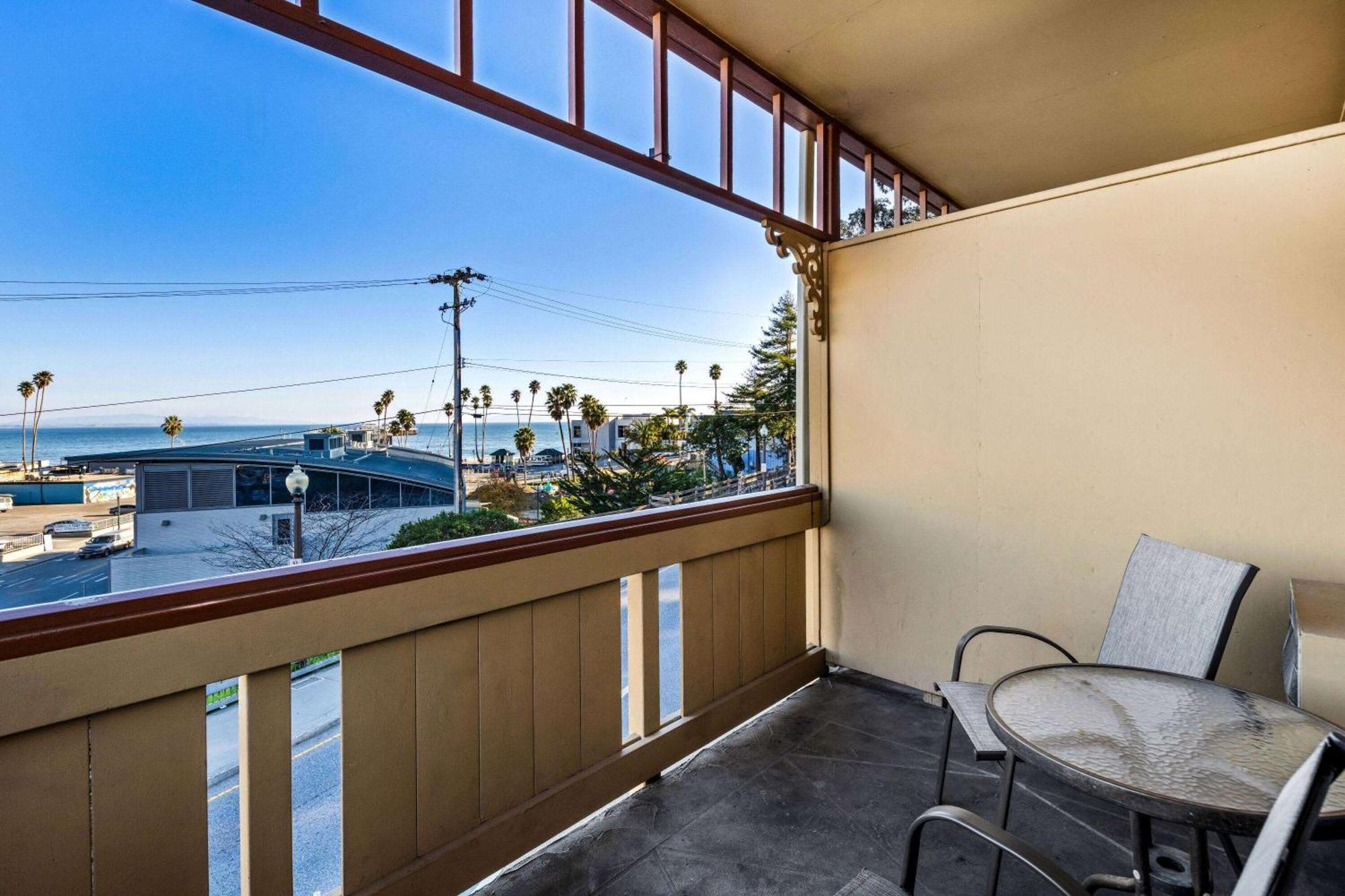 Howard Johnson By Wyndham Santa Cruz Beach Boardwalk Kültér fotó