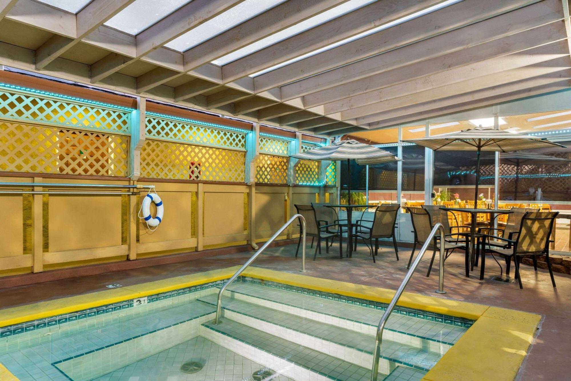 Howard Johnson By Wyndham Santa Cruz Beach Boardwalk Kültér fotó
